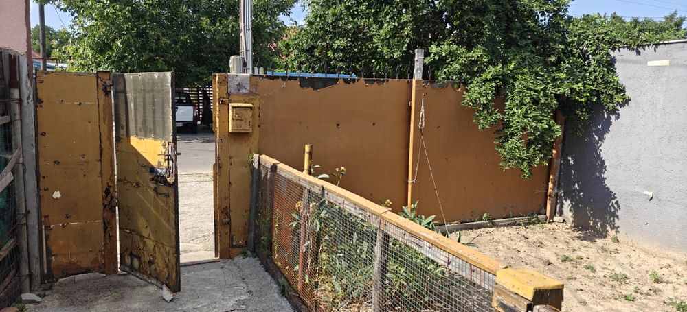 Casa solidă și teren în Zona Islaz pe Strada Mărului