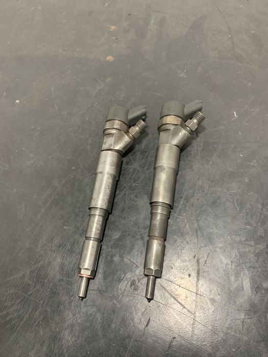 Injector injectoare BMW Seria 5 E39 525tds 163cp 7785985 | 0445110048