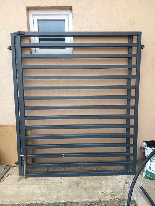 Vând poartă metalică dublă culoare antracit