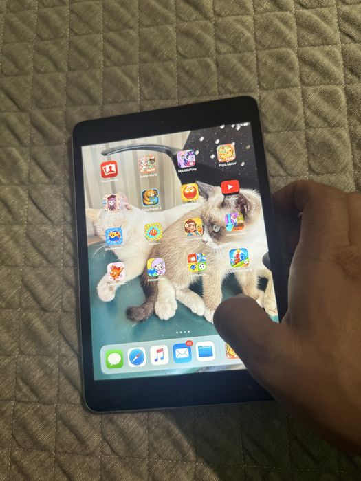 Продам iPad mini 3