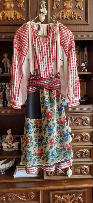 Costum in perfecta stare