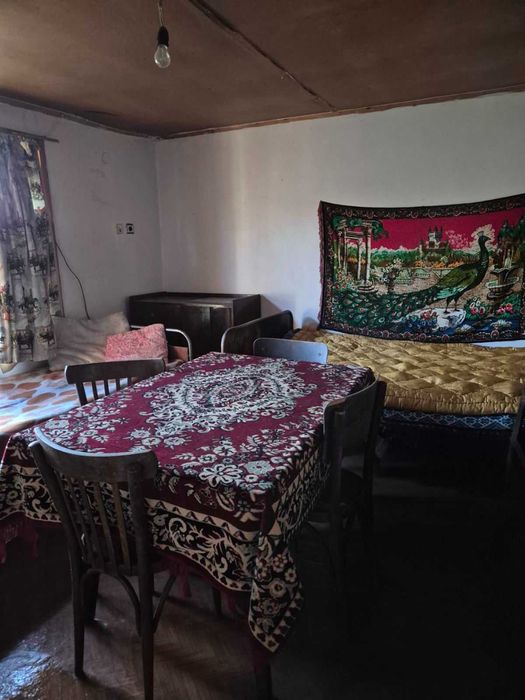 1858-Продава се едноетажна тухлена къща в село Черковна!