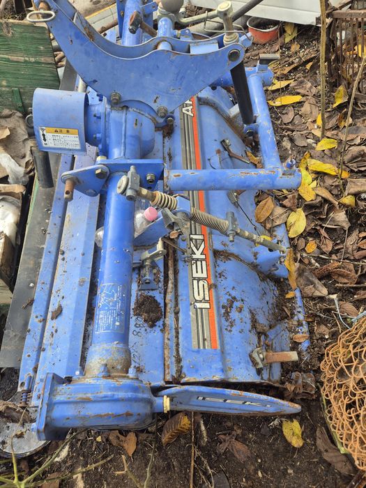 Трактор с инвентар