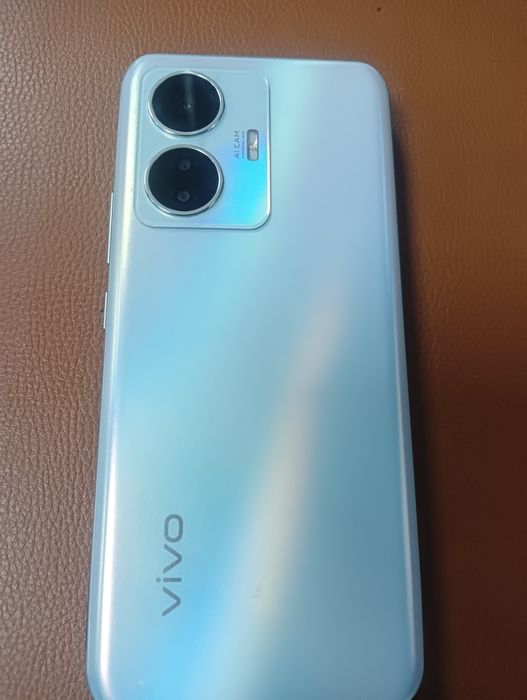 Продам Телефон  ВИВО  У 55