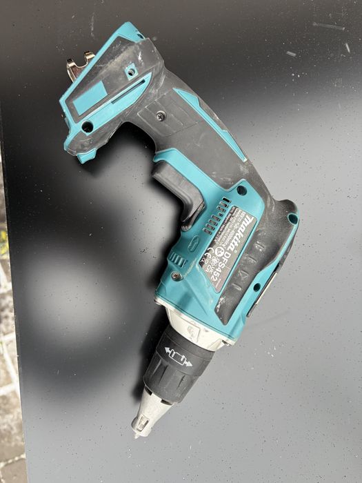 Makita DFS452 – șurubelniță 18 V pentru gips‑carton / rigips