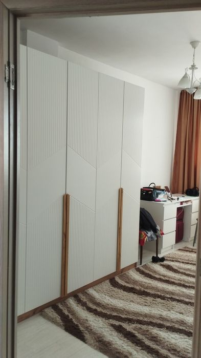 Срочно продам кухонный гарнитур и шкаф