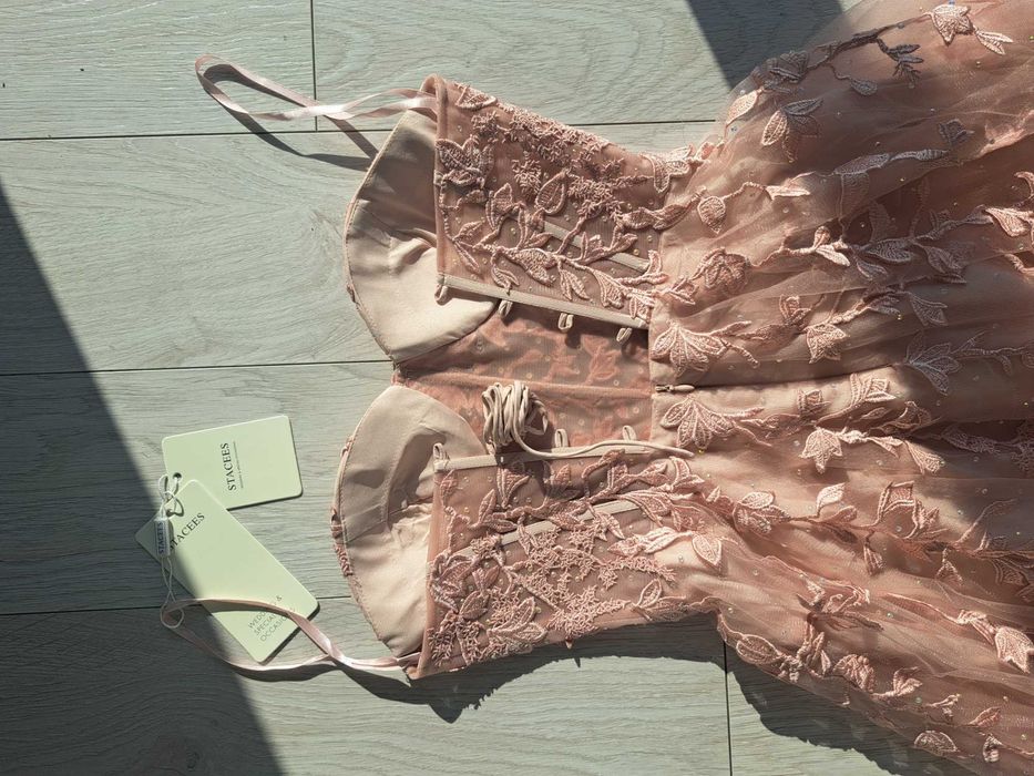 Бална рокля с корсет