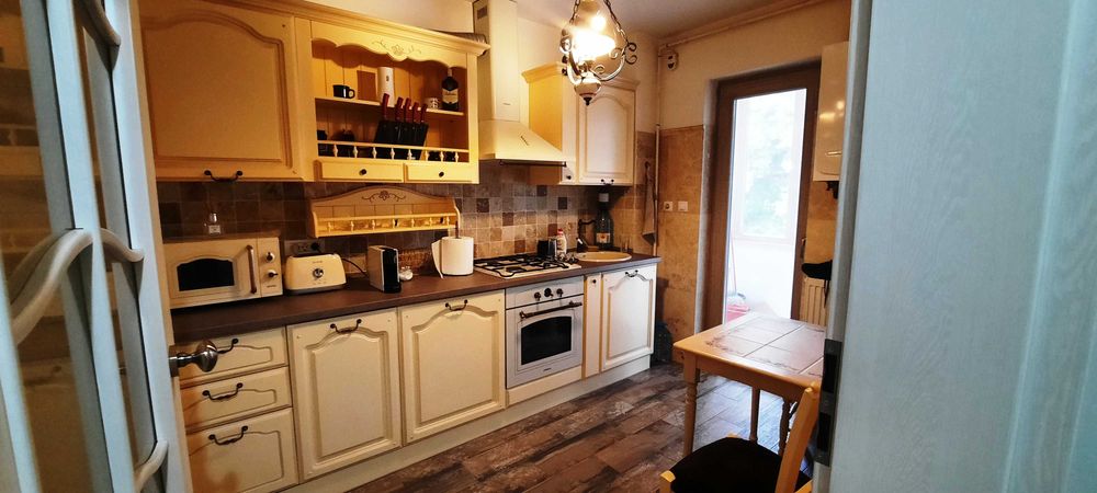 Apartament trei camere de inchiriat in Arad