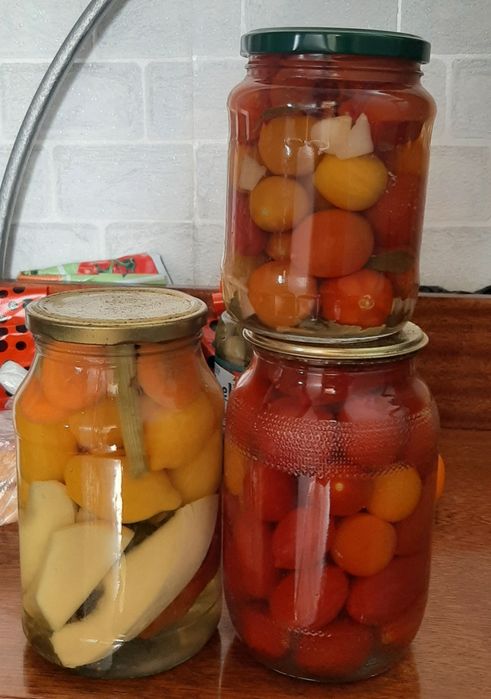 Салаты, компоты, маринады дачные