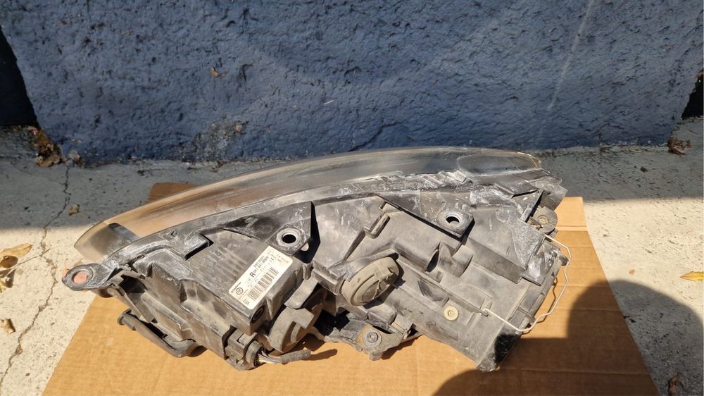 Vand far/faruri stanga/dreapta VW Golf 6 model 2009-2012 Valeo