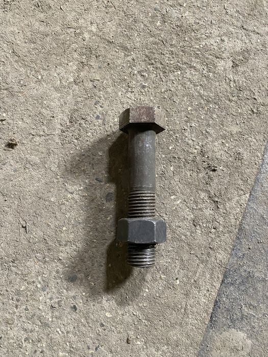 Продам болты с гайками М24