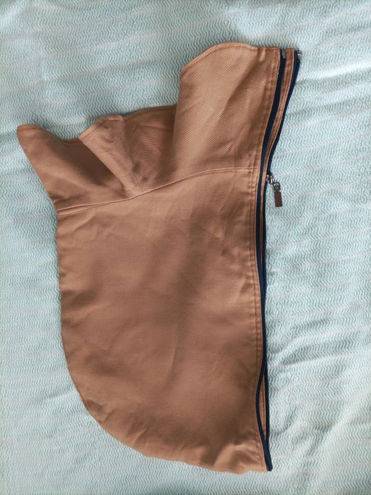 Капор куплена в России с замком очень красивая два слоя шерсти