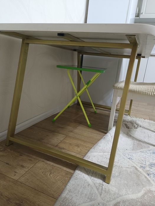 Стол кухный сатылады