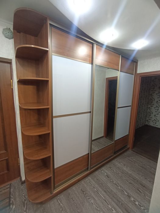 Шкаф купе с зеркалом