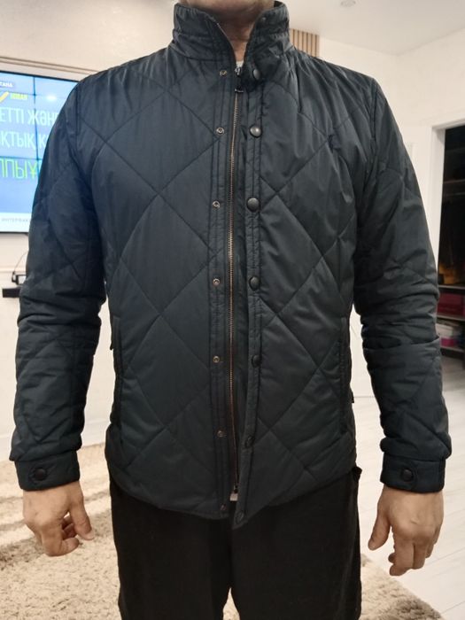 Продам ветровки .