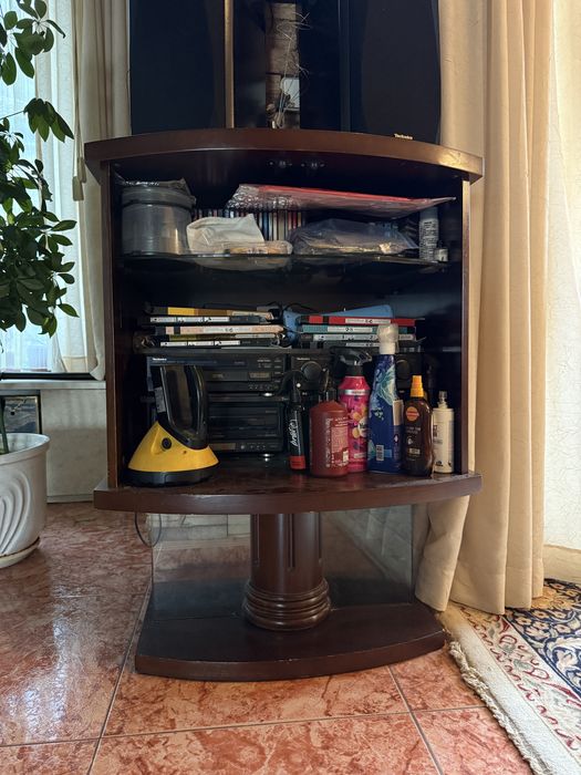 Шкаф + поставка + шкаф + маса