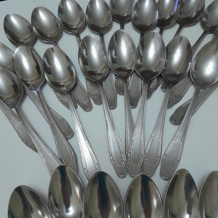 мельхиоровые и нержавеющие ложки. ножи