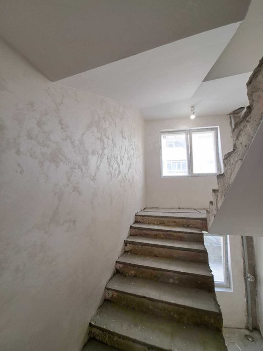 Продава се Тристаен апартамент в Варна, Център - 101 кв.м за 1509 €/кв.м - Снимка #2