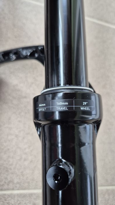 Furca noua RockShox Lyrik Select+ cu Charger 3(Ultimate), model 2025