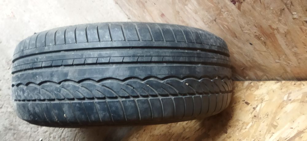 Vând janta echipată cu cauciuc 205/60/15 noi.
