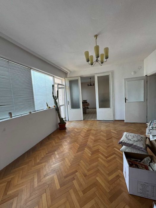 Продава се Тристаен апартамент в Велико Търново, Център - 135 кв.м за 1000 €/кв.м - Снимка #1