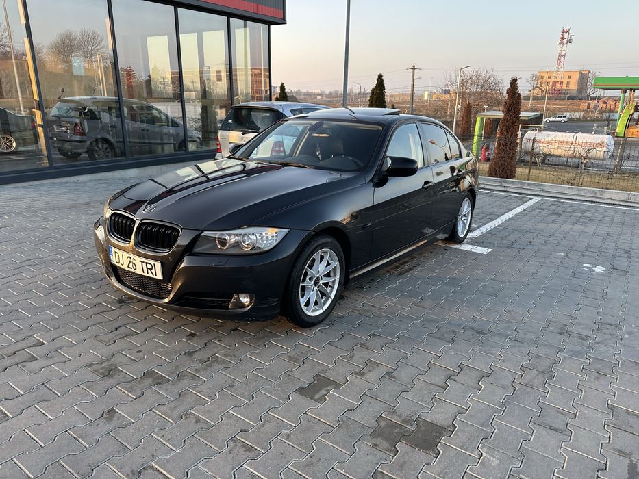 BMW E90 Seria 3 facelift 2.0 Cutie Manuala