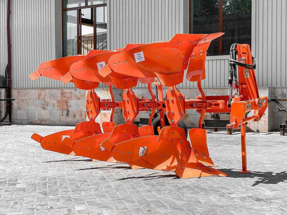 Плуг оборотный 3-х корпусный (2+1)