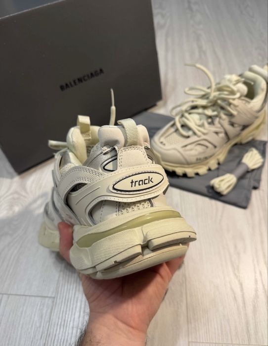 Balenciaga track