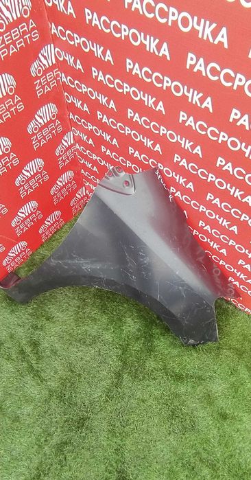 Крыло переднее правое Toyota Yaris ярис тойота