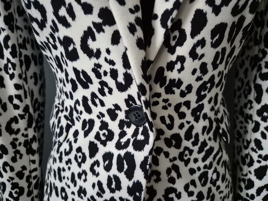 Sacou Blazer H&M Print Leopard Alb-Negru, Mărime EUR 34 (XS) – Office/Casual Șic