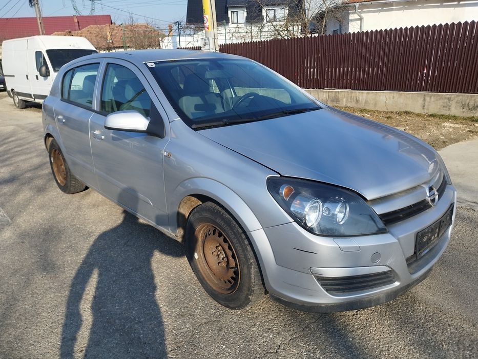 Bara fata faruri Opel Astra H 1.4 dezmembrez dezmembrari piese
