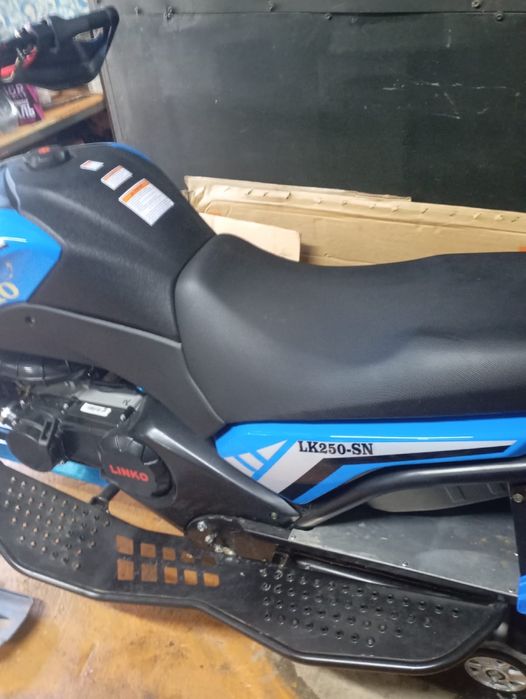 Продам снегоход 250