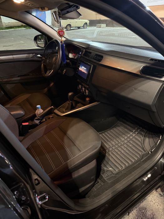 Машина Renault Arkana 1.3 турбо