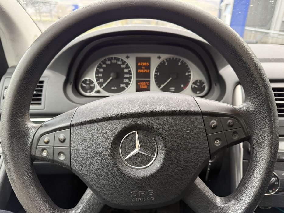 MERCEDES-BENZ A-Class 2012 — imagine 4