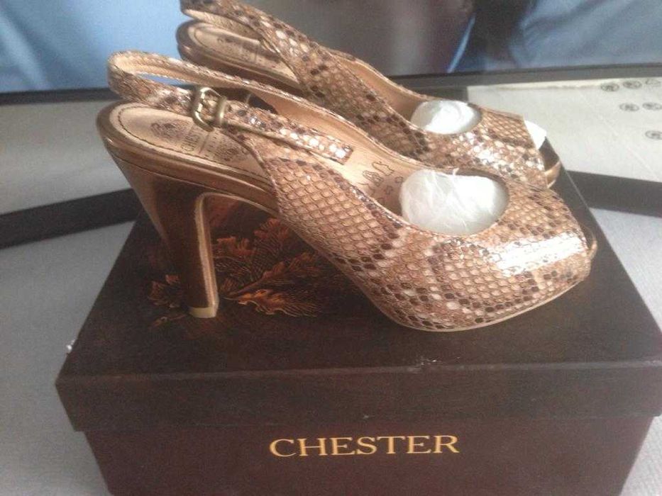 Продам женские босоножки