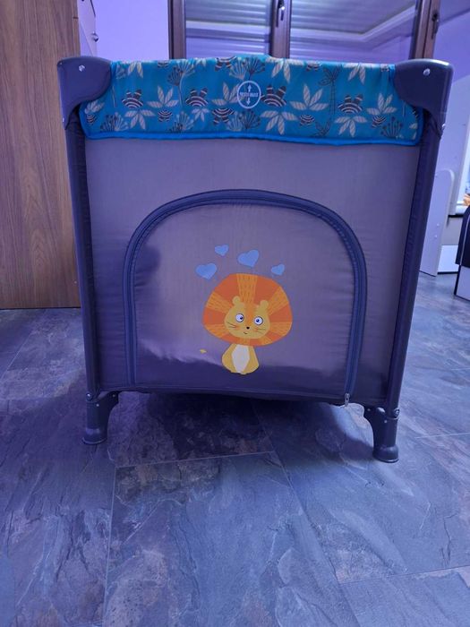 Продавам детска кошара