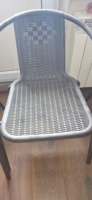 Продам садовые стулья