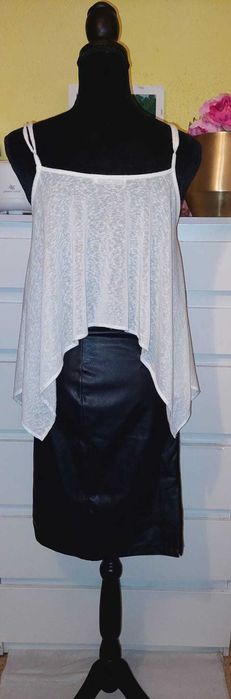 Top asimetric Bershka in colturi TRANSPORT GRATUIT