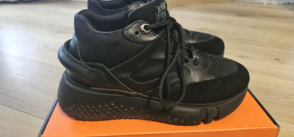 Ghete Enzo Bertini marimea 40(25 cm)