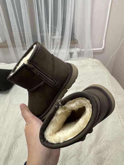 Продам детские угги