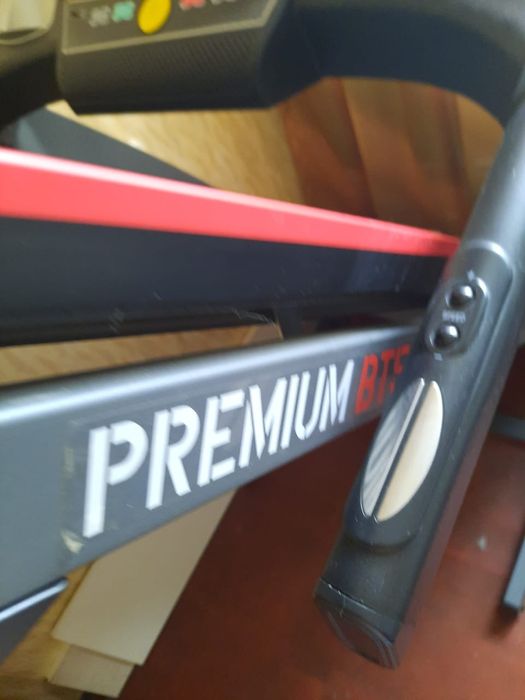 Продаеться беговая дорожка