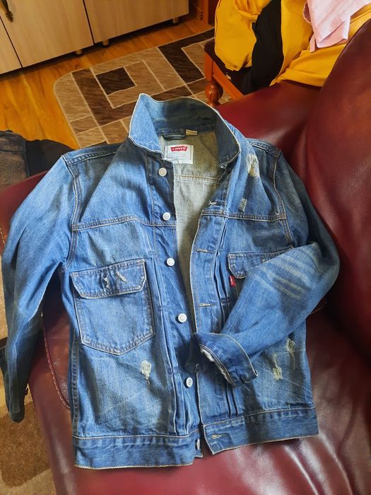 Продам осении ветровки