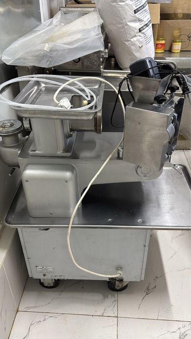 Пельменный аппарат новый.