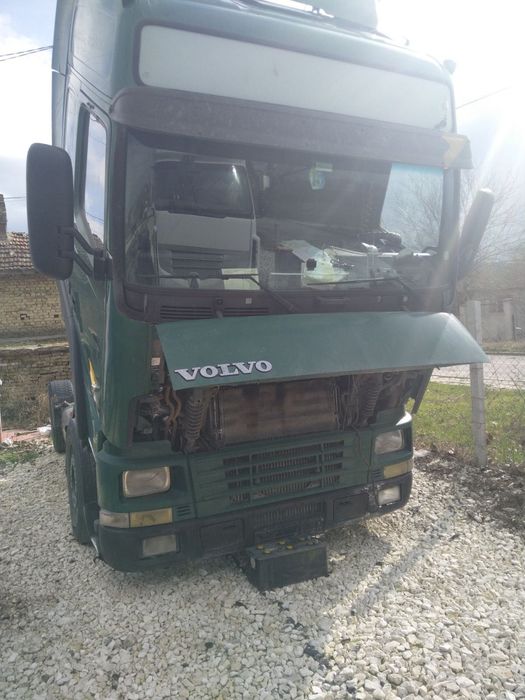 Продавам Волво FH12 на части