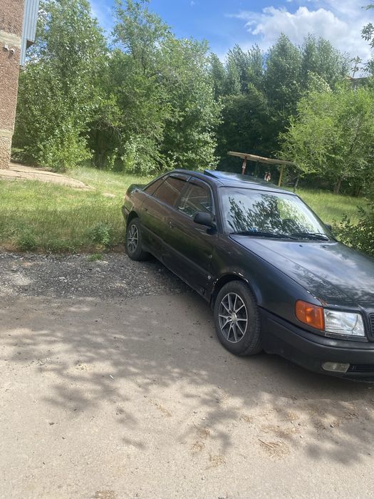 Продам машину ауди 100