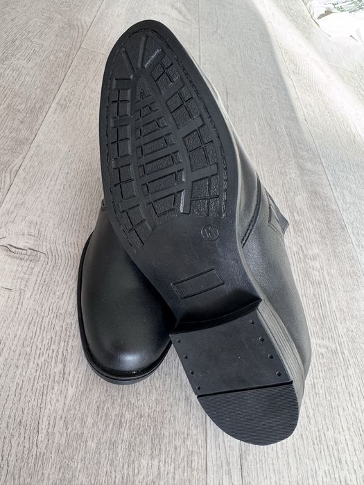 Продам ботинки, туфли