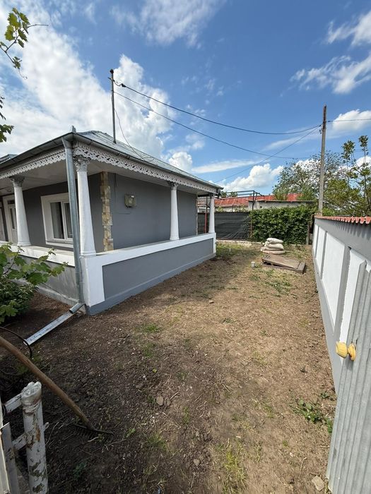 Casă complet renovată de vânzare în Tecuci – gata de mutat!