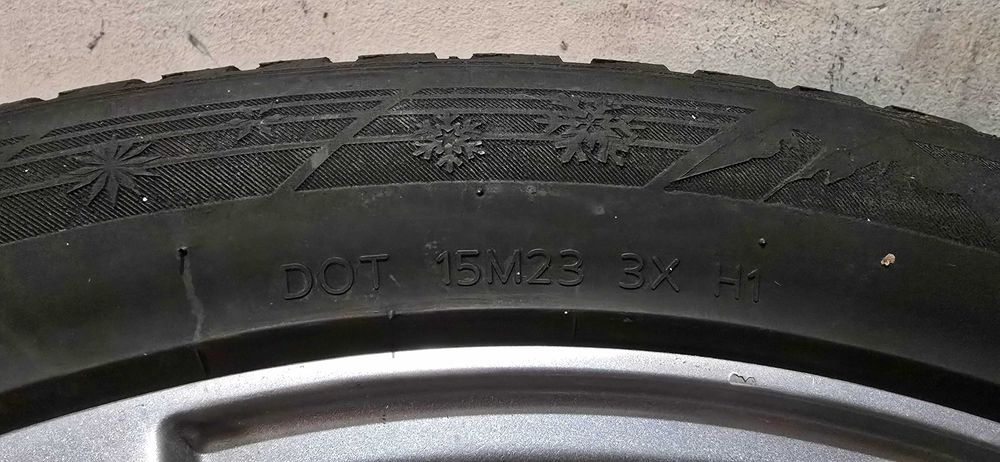 Джанти Alutec 7.5x19 5x114.3 67.1 със зимни гуми Hankook 235/50R19
