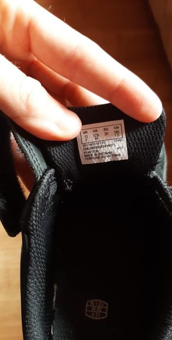 Детски обувки Clarks 30 номер, естествена кожа – отлично състояние