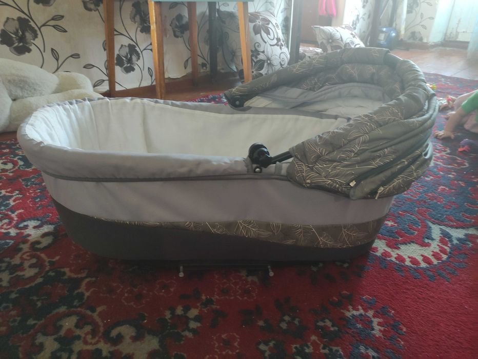 Детская коляска и ванночка